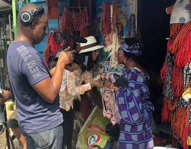 zeinab-with-priestess-at-bead-stall